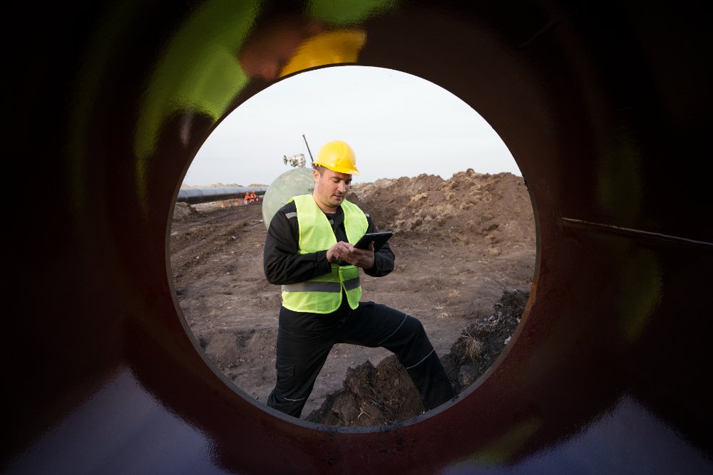 Características y procesos de minería subterránea y a cielo abierto