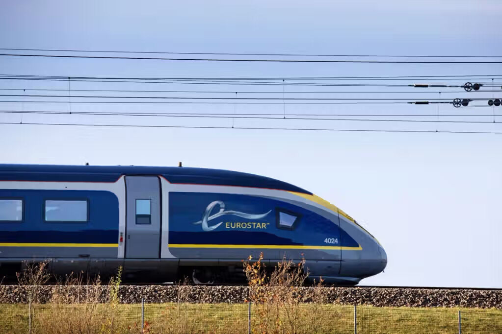 Eurostar refuerza la conexión entre el Reino Unido y Europa con más de 11 millones de pasajeros anuales y hasta 15 trenes diarios.